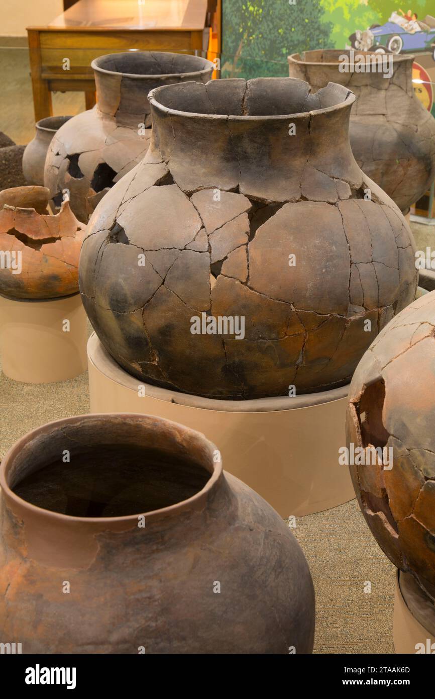 Centro visitatori display pot, Tuzigoot monumento nazionale, Arizona Foto Stock