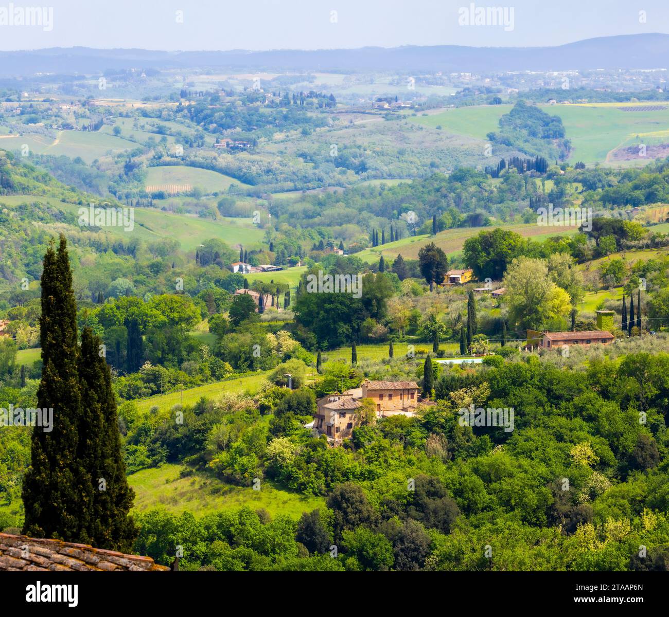 Vista sulla campagna, San Gimignano, Toscana, Italia Foto Stock