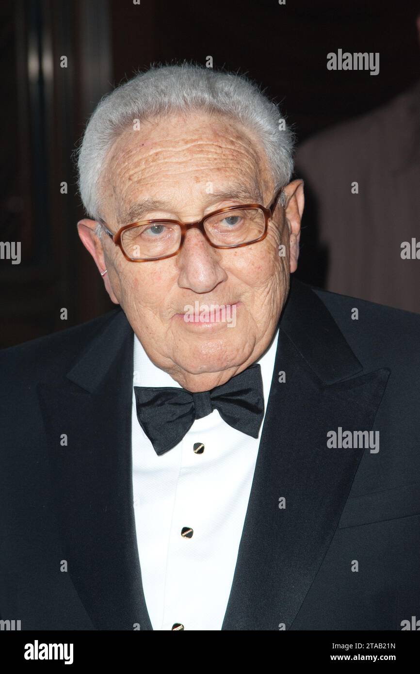 Henry Kissinger partecipa al gala del 50° anniversario del ristorante Four Seasons al Four Seasons Hotel New York l'11 giugno 2009 a New York City. Foto Stock