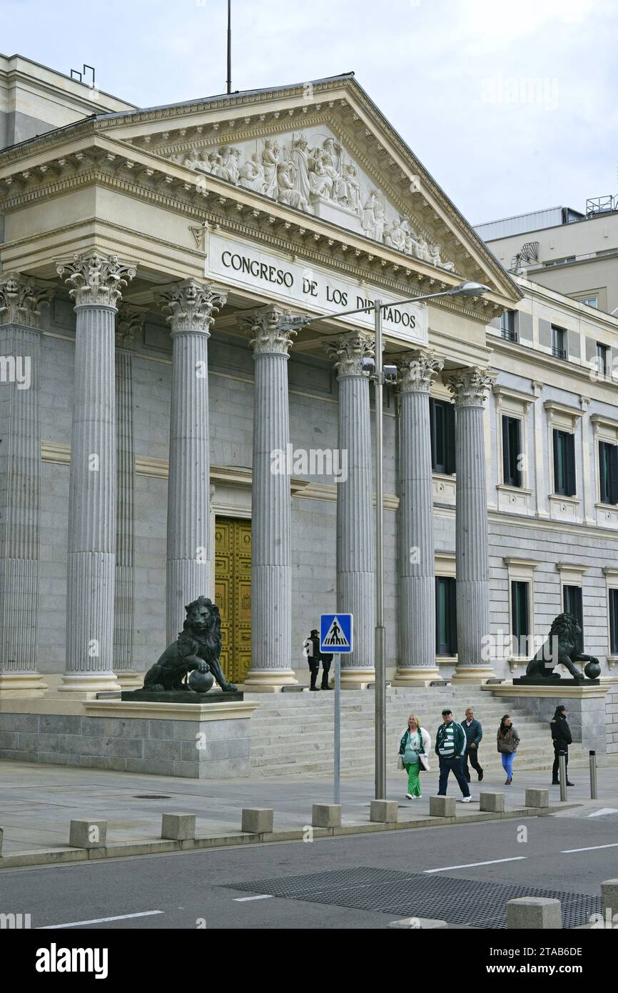 Palazzo delle Cortes che ospita il Congresso dei deputati a Madrid, in Spagna Foto Stock