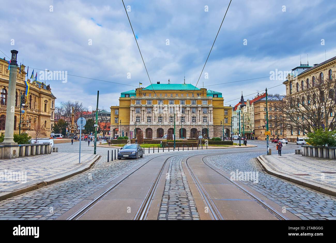 Architettura storica di piazza Jan Palach con Charles University corp, Praga, Cechia Foto Stock