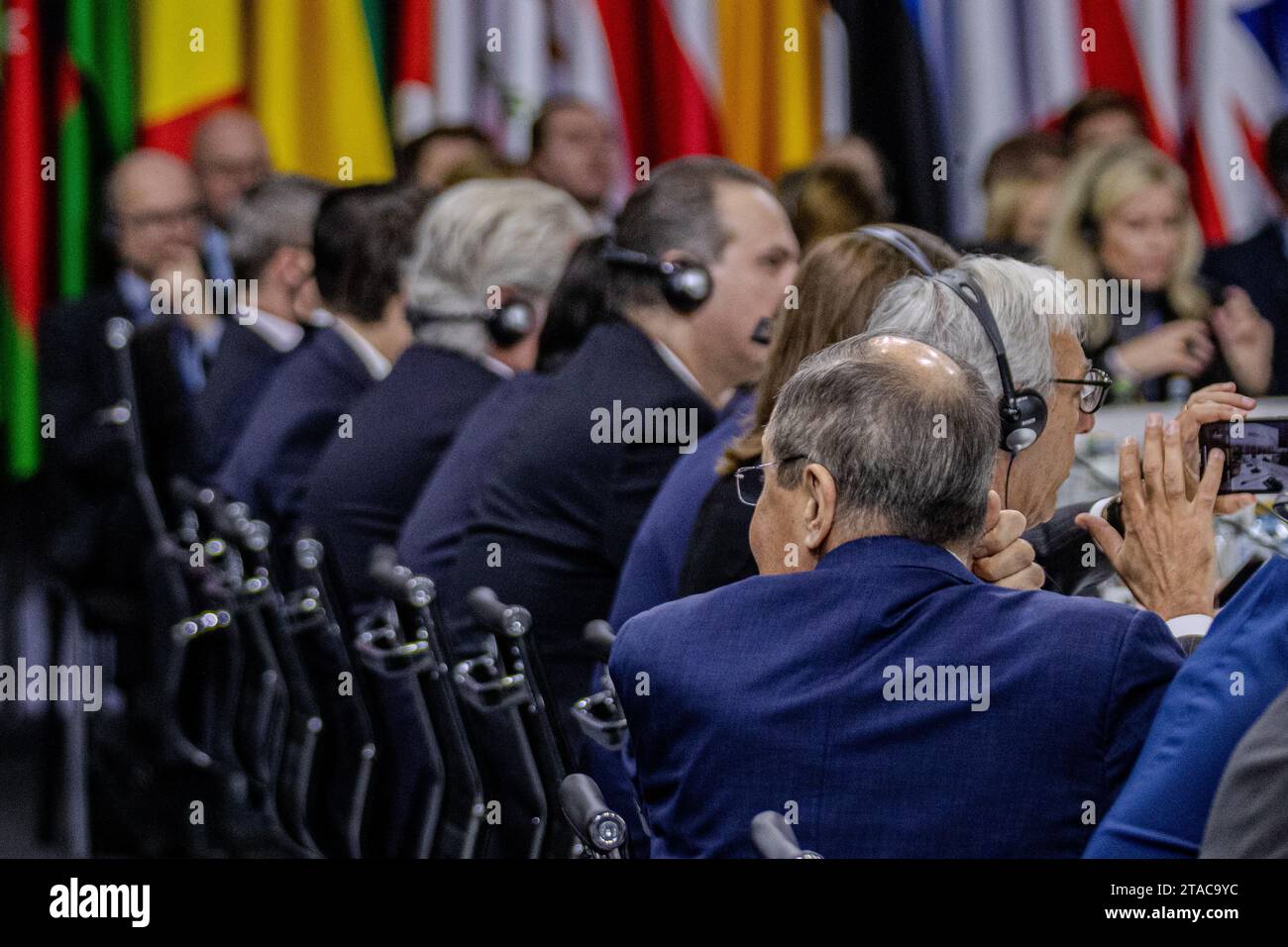 Alla riunione del Consiglio ministeriale dell'OSCE, presieduta dalla Macedonia del Nord a Skopje giovedì 30 novembre 2023, è presente il ministro degli Esteri russo Sergei Lavrov. (Foto VX/ Vudi Xhymshiti) Foto Stock
