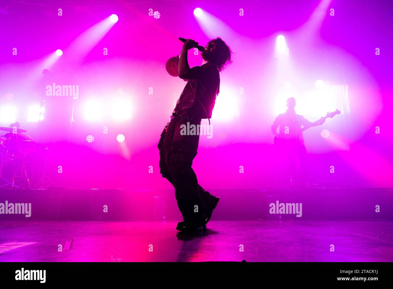 Milano, Italia. 29 novembre 2023. La cantante italiana Naska si esibisce durante un concerto al Fabrique Club di Milano. (Foto di Mairo Cinquetti/SOPA Images/Sipa USA) credito: SIPA USA/Alamy Live News Foto Stock