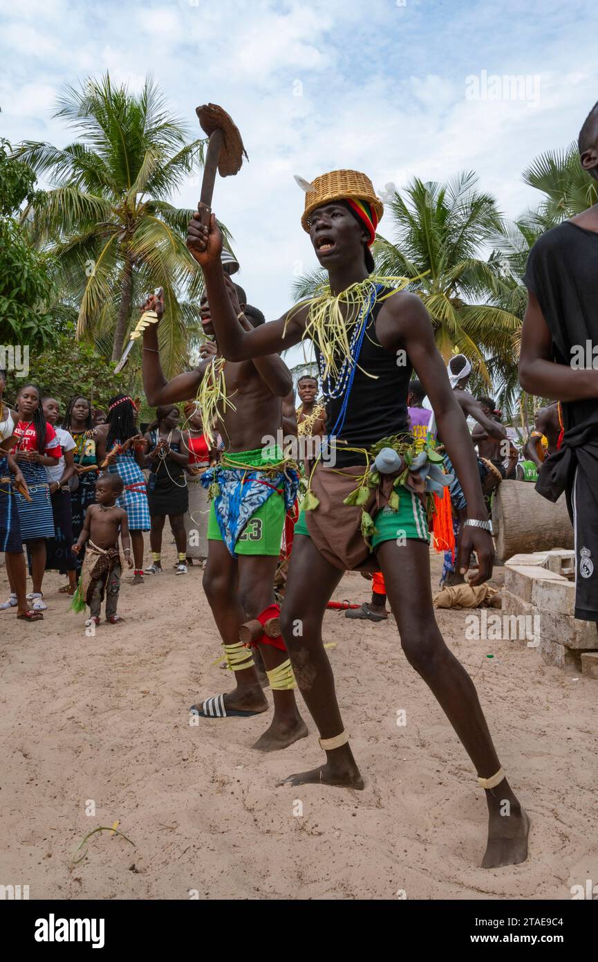 Senegal, Casamance, Cap Kirring, cerimonia che precede la lotta tradizionale tra il gruppo etnico Diola, Foto Stock