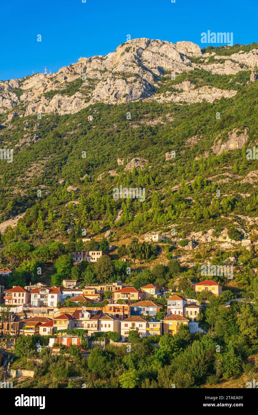 Albania, provincia di Durazzo, Kruje ai piedi del monte Kruja (Mali i Krujës) Foto Stock