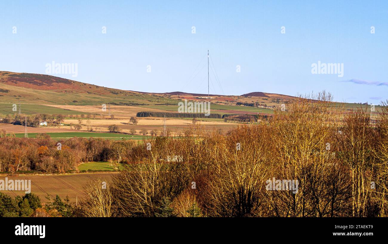 Splendido sole invernale che crea spettacolari viste panoramiche sulle Sidlaw Hills e sulla Strathmore Valley vicino a Dundee, Scozia Foto Stock