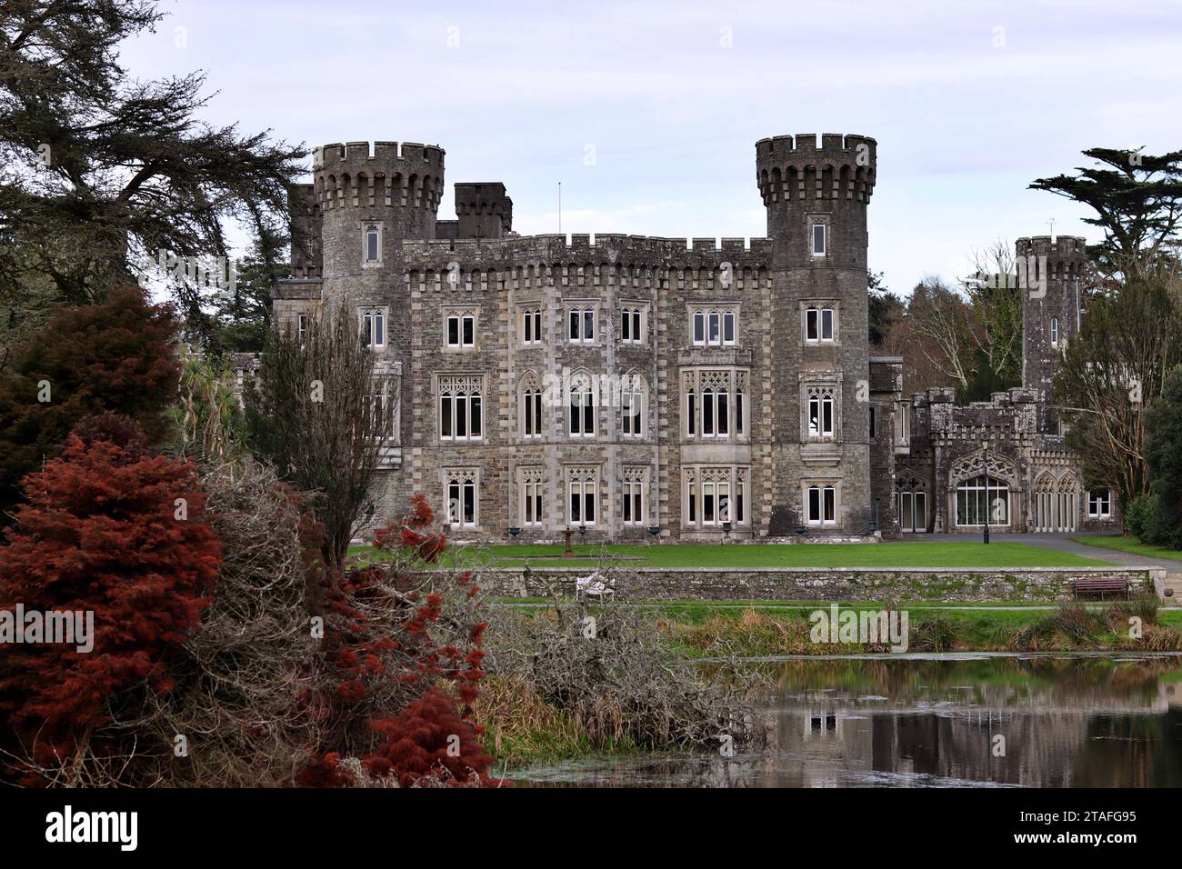 Castle in Co Wexford, Irlanda. Johnstown Castle è un castello medievale. Foto Stock