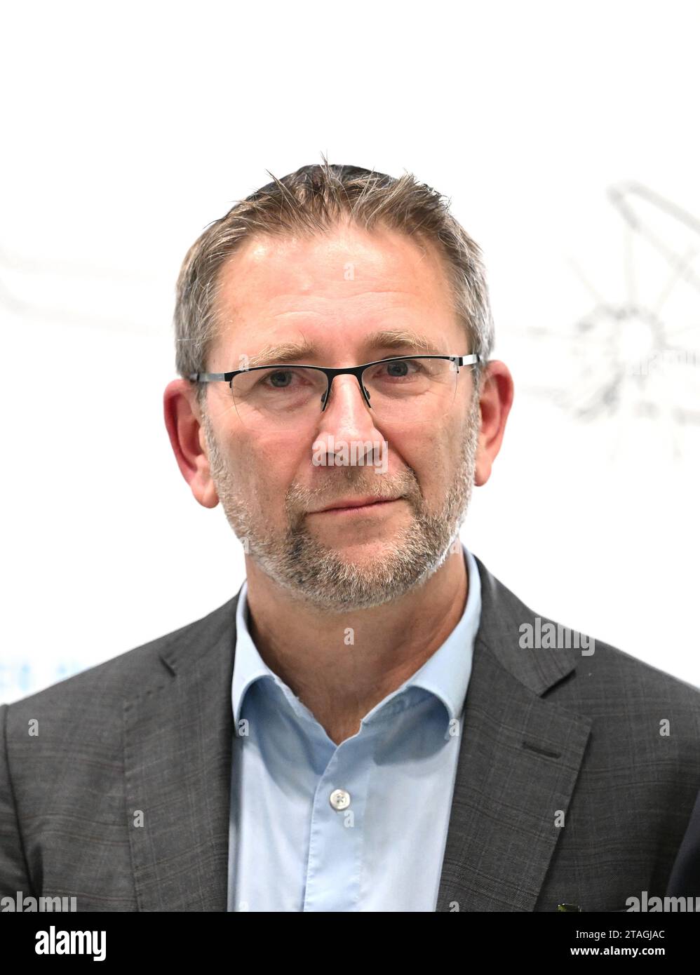Cottbus, Germania. 30 novembre 2023. Heiko Witte, Amministratore delegato di Chesco - Center for Hybrid Electric Systems Cottbus Dissenchen. Credito: Soeren Stache/dpa/Alamy Live News Foto Stock