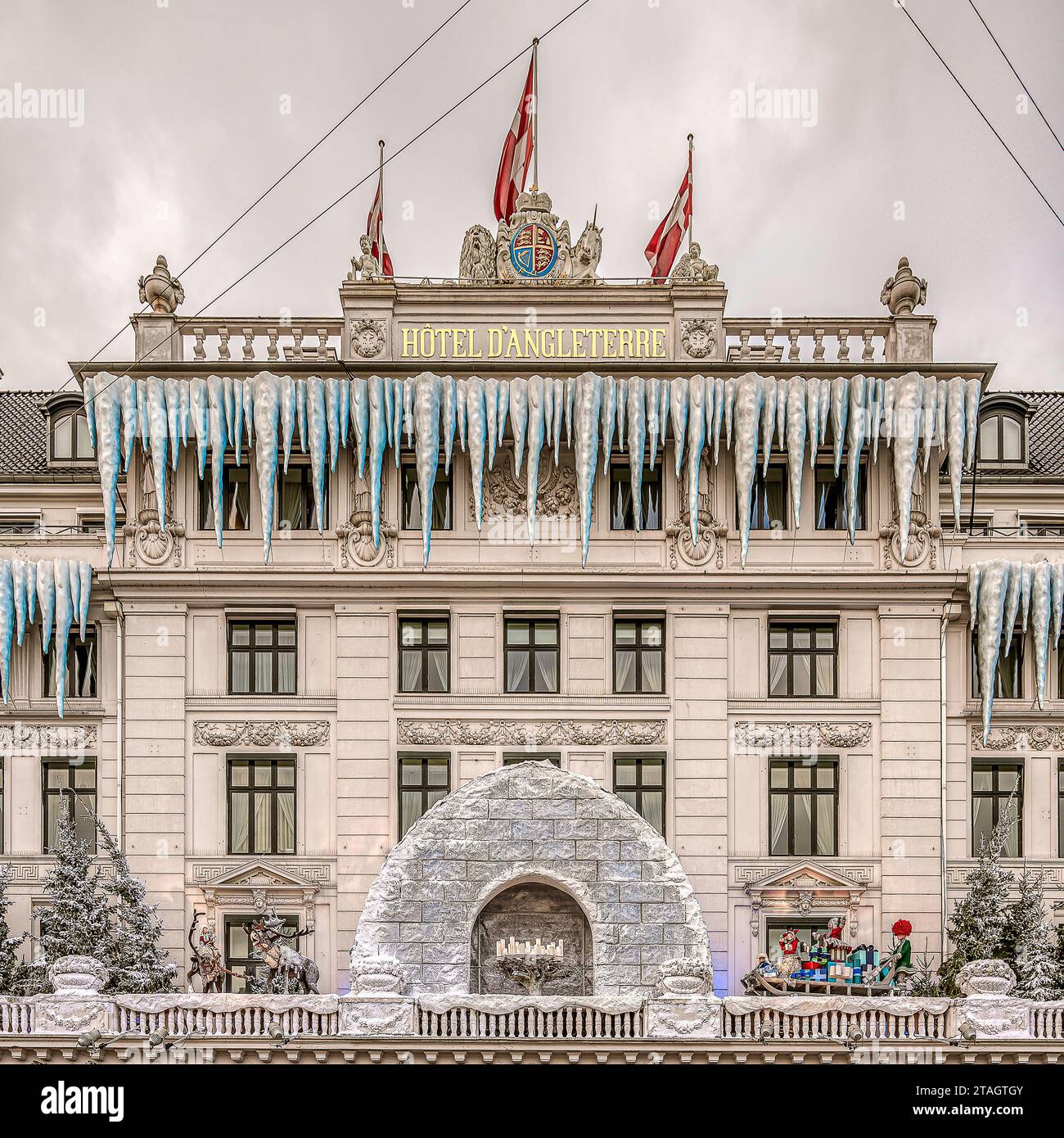 La decorazione natalizia con i ghiaccioli è il tema dell'anno 2023 presso l'hotel d'angleterre di Copenaghen, 25 novembre 2023 Foto Stock