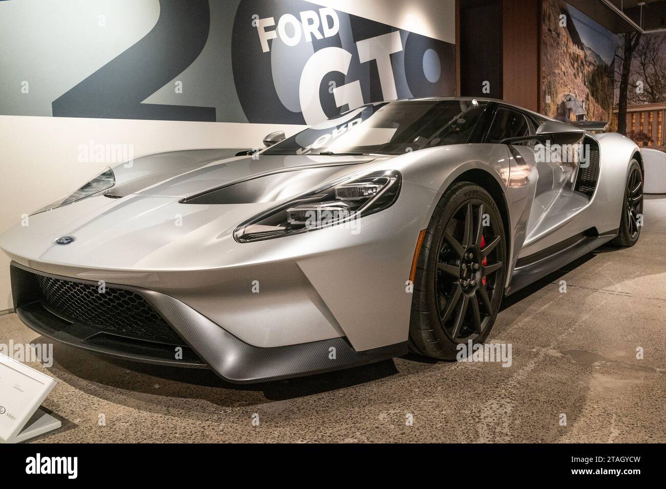 New York, USA. 30 novembre 2023. 2019 Ford GT vista durante l'anteprima stampa di vendita di lusso di Sotheby alla casa d'aste di New York il 30 novembre 2023. (Foto di Lev Radin/Sipa USA) credito: SIPA USA/Alamy Live News Foto Stock