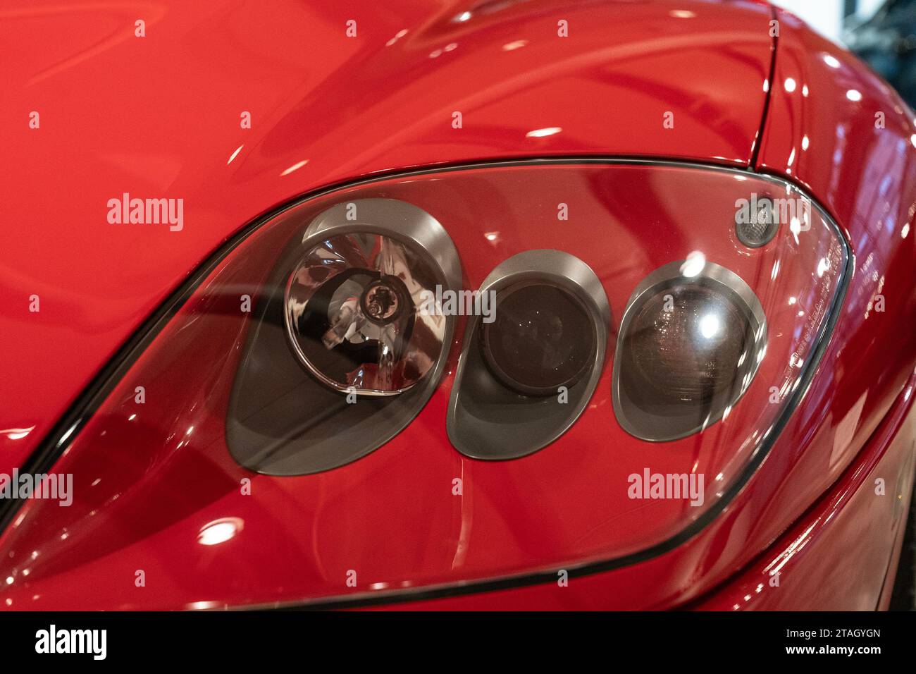 New York, USA. 30 novembre 2023. 2002 Ferrari 575M Maranello vista durante l'anteprima stampa di Sotheby's Luxury Sales alla casa d'aste di New York il 30 novembre 2023. (Foto di Lev Radin/Sipa USA) credito: SIPA USA/Alamy Live News Foto Stock