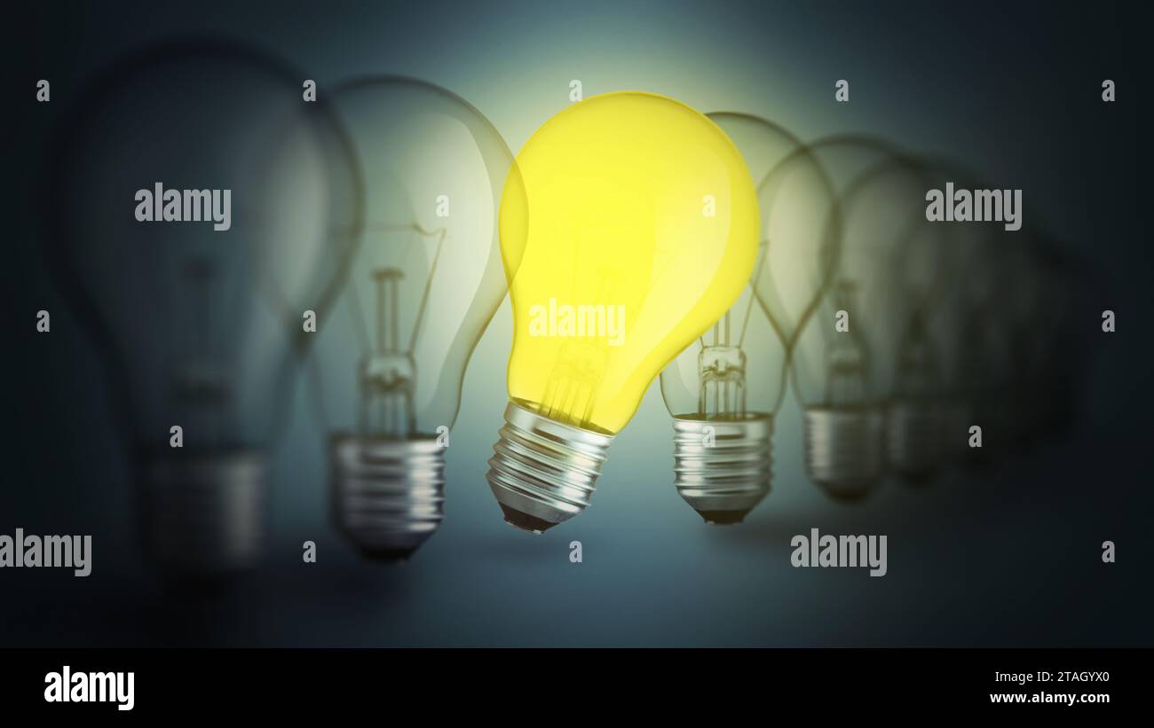 Fila di lampadine spente e una lampadina gialla illuminata, idea creativa. Approccio individuale e successo, concetto. Brainstorming e id creativo Foto Stock