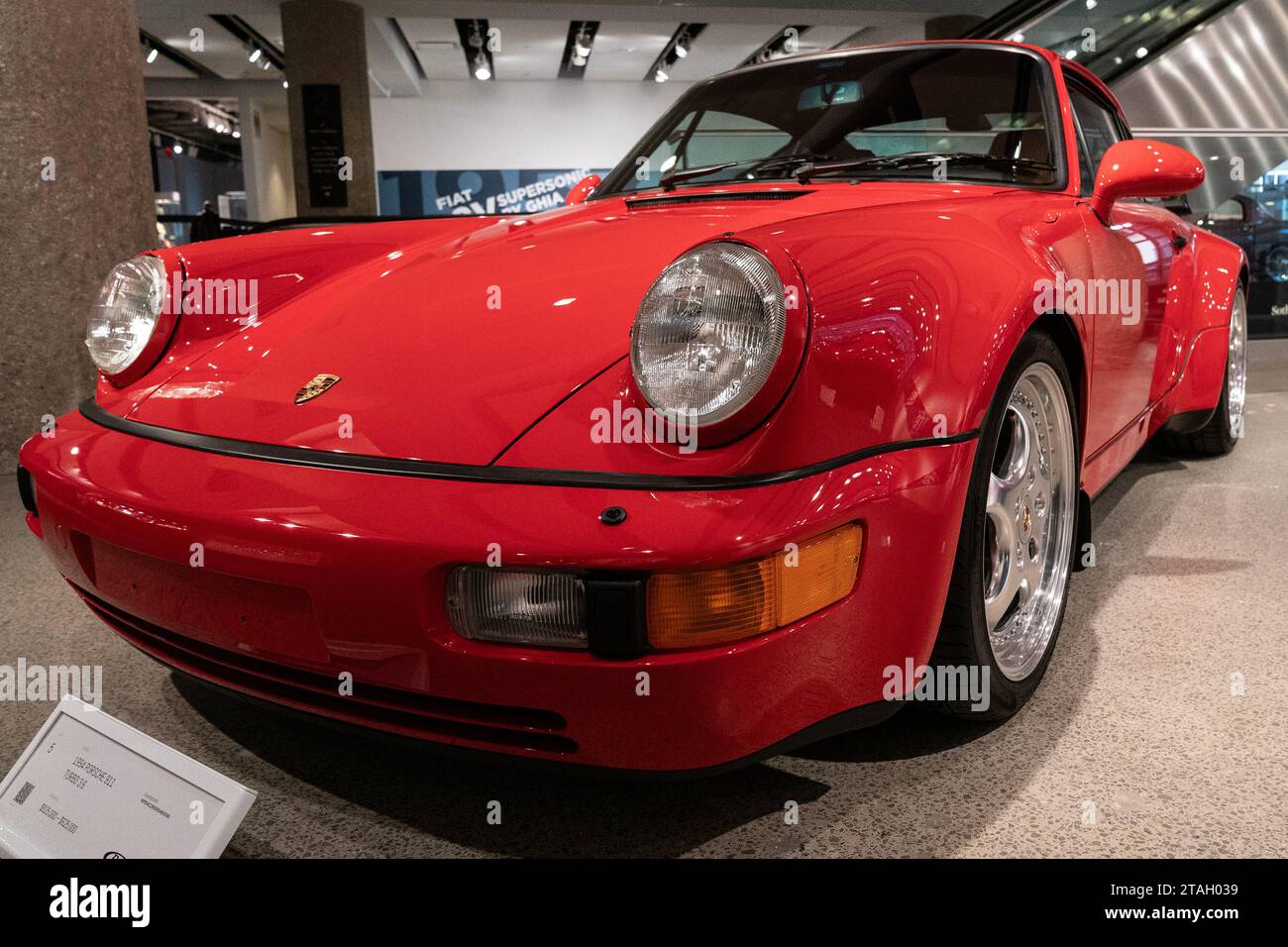 New York, USA. 30 novembre 2023. Porsche 911 Turbo 3,6 è stata presentata durante l'anteprima stampa di vendita di lusso di Sotheby alla casa d'aste di New York il 30 novembre 2023. (Foto di Lev Radin/Sipa USA) credito: SIPA USA/Alamy Live News Foto Stock