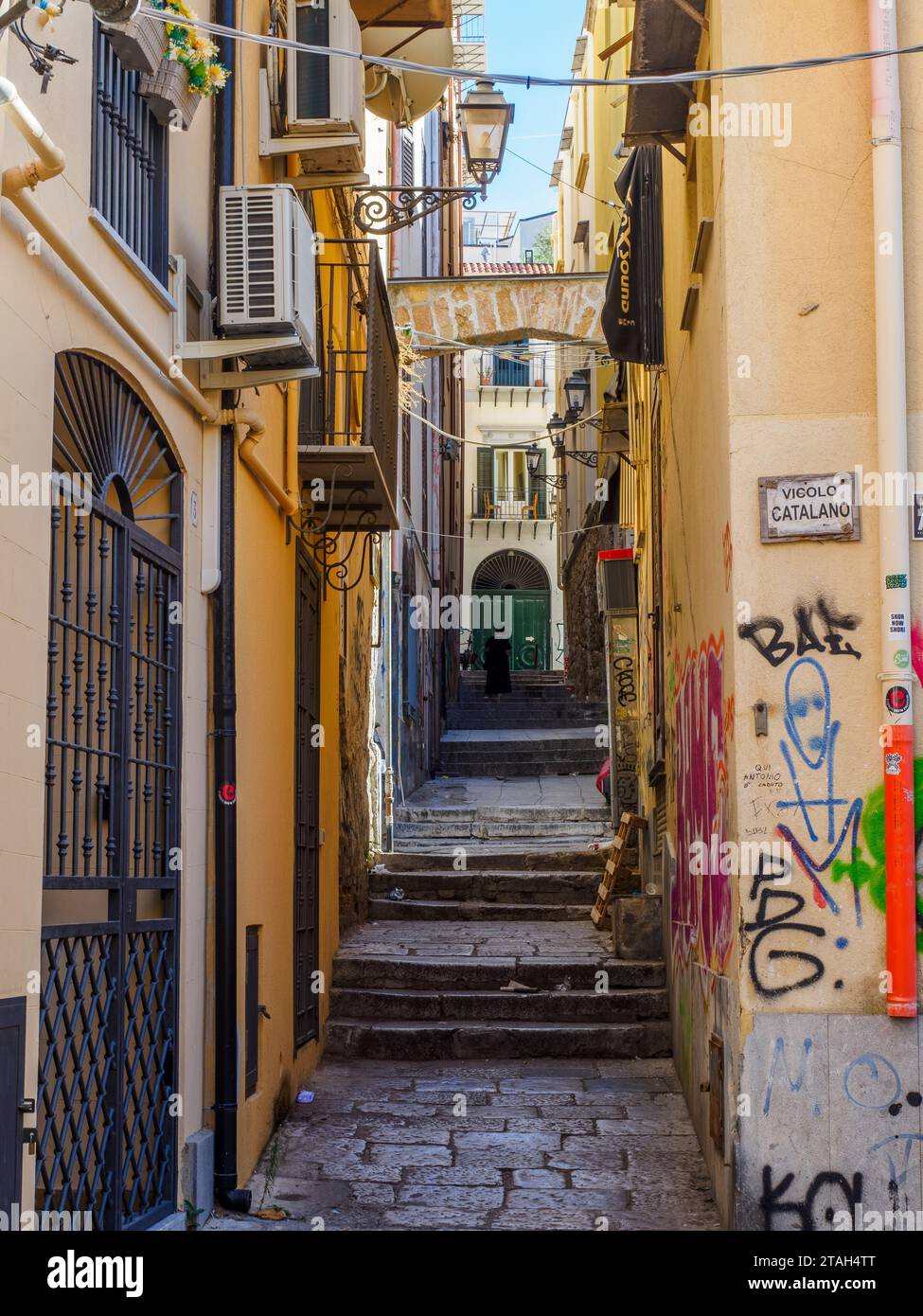 Stradina nel centro storico di Palermo - Sicilia, Italia Foto Stock