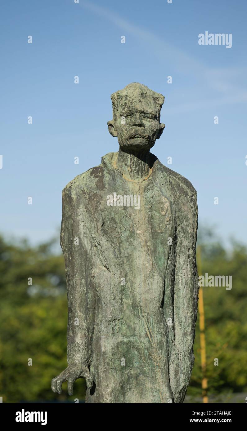 Statua Maxim Gorki, Museo Vorgarten Villa Irmgard, Maxim-Gorki-Straße, Heringsdorf, Usedom, Meclemburgo-Vorpommern, Deutschland Foto Stock