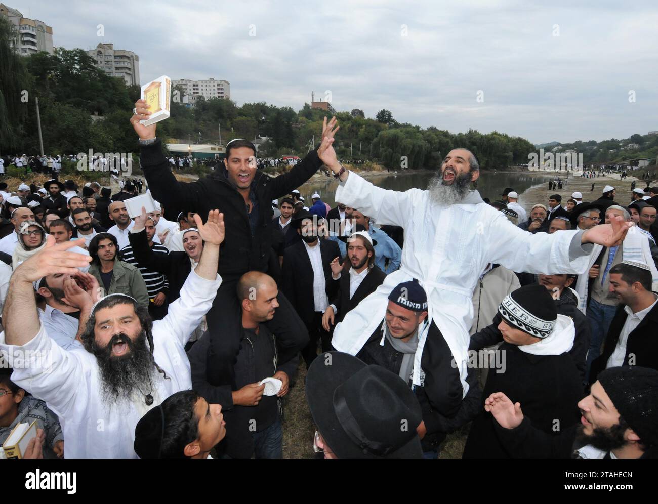 UMAN, UCRAINA - 20 SETTEMBRE 2009: Pellegrini ebrei ortodossi a Uman, Ucraina durante la celebrazione Rosh Hashanah, il capodanno ebraico a Uman, Ucraina. Foto Stock