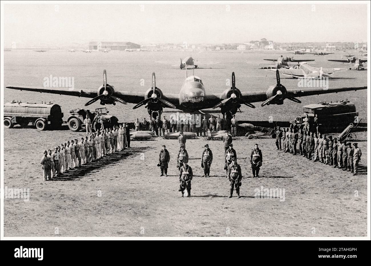 Aereo - Piaggio P.108 equipaggio, aeroporto di Guidonia Foto Stock