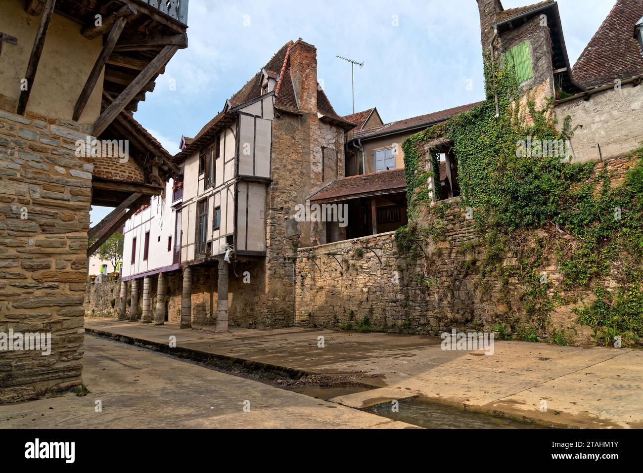 le Village de Salies de Béarn - Salies di Bearn piccolo villaggio Foto Stock