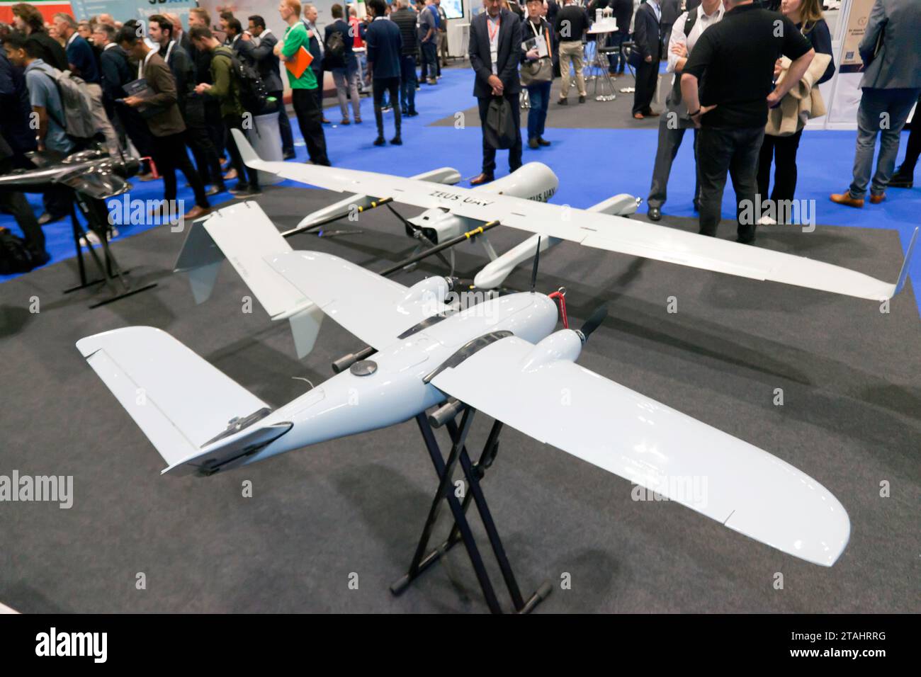 UAV Zeus progettati per fornire intelligence tattica, sorveglianza e ricognizione, in mostra al DroneX 2023 Foto Stock
