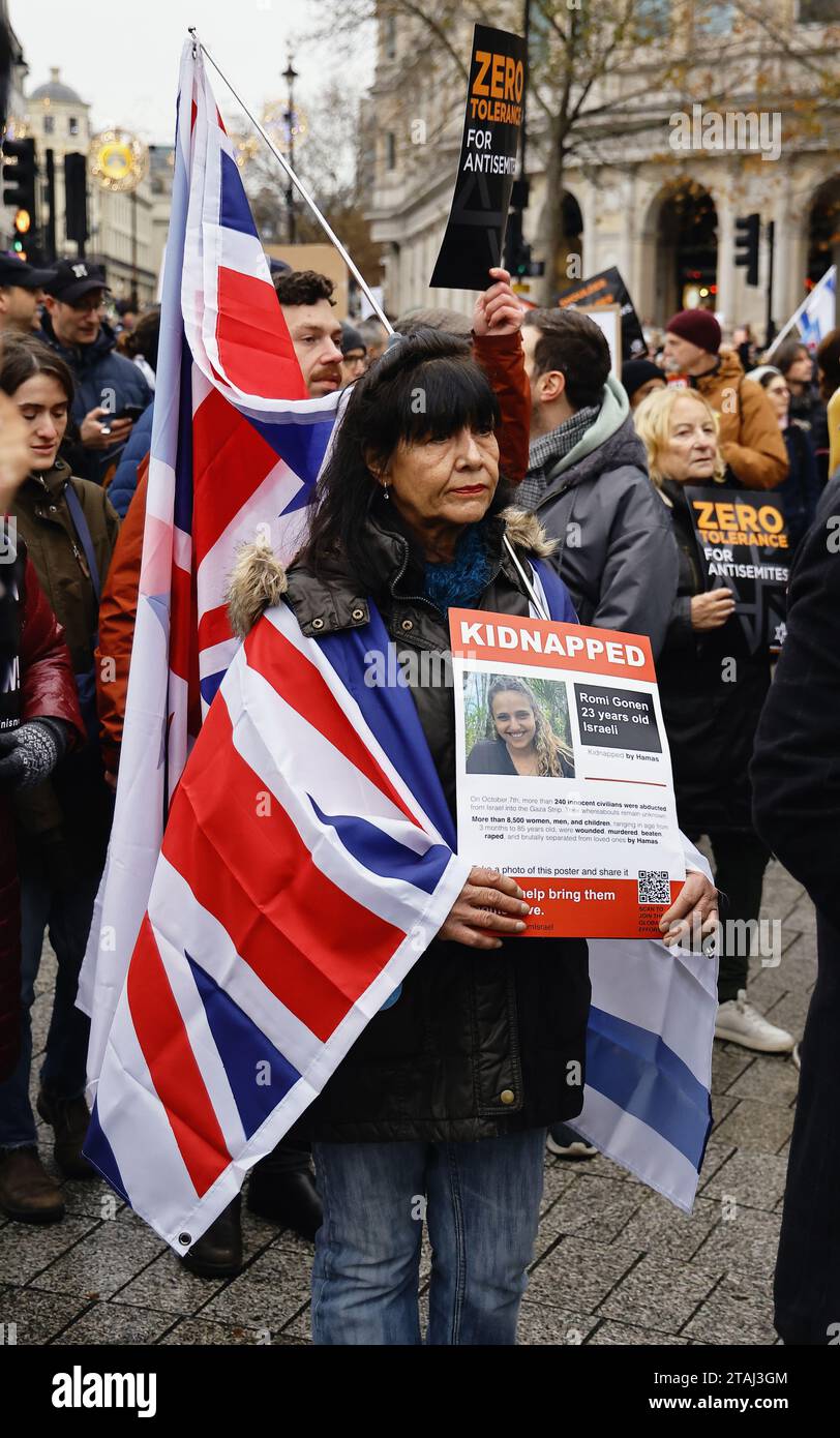 Inghilterra, Londra, Whitehall, raduno antisemitista, sostenitori pro-Israele riempiono le strade intorno a Whitehall, 26 novembre 2023. Foto Stock