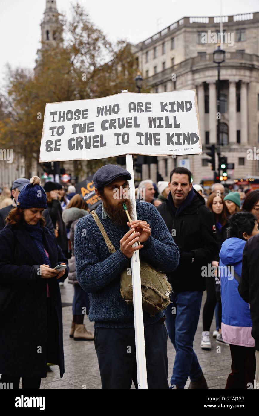 Inghilterra, Londra, Whitehall, raduno antisemitista, sostenitori pro-Israele riempiono le strade intorno a Whitehall, 26 novembre 2023. Foto Stock