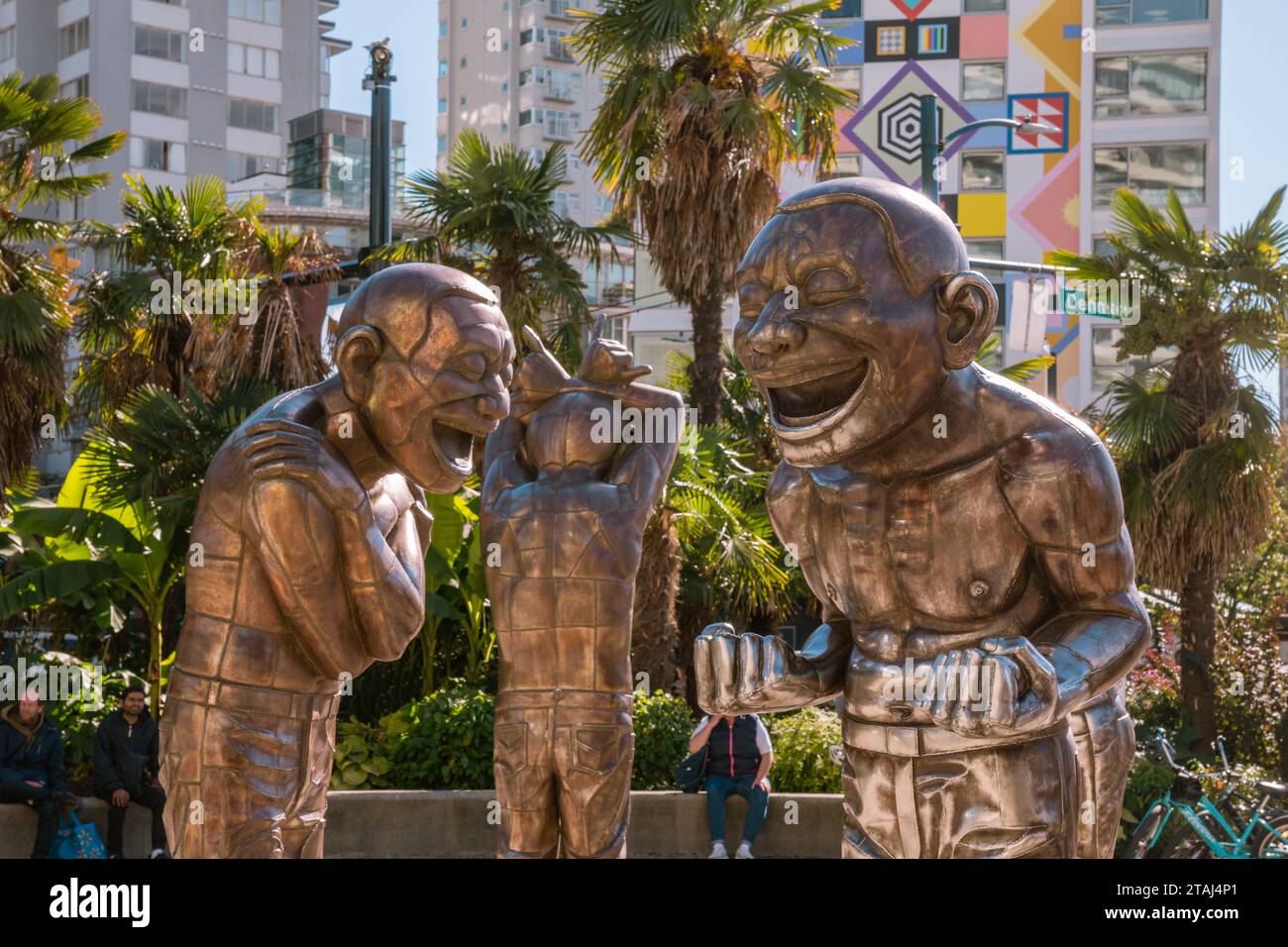 Vancouver, British Columbia, Canada-1 ottobre 2023: A-Mazing-Laughter è un gruppo di sculture in bronzo dell'artista Yue Minjun situato nel Morton Park a English Bay in Foto Stock