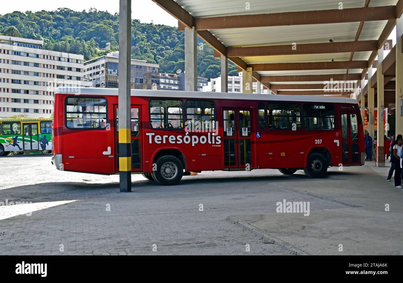 TERESOPOLIS, RIO DE JANEIRO, BRASILE - 24 maggio 2023: Terminal degli autobus nel centro della città Foto Stock