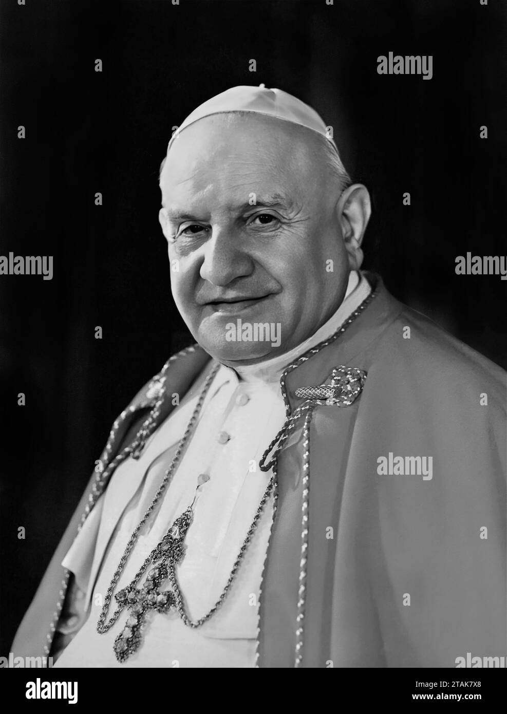 Papa Giovanni XXIII. Ritratto dell'ex capo della chiesa cattolica, Papa Giovanni XXIII (nato Angelo Giuseppe Roncalli, 1881-1963), fotografia ufficiale, c. 1958-63 Foto Stock
