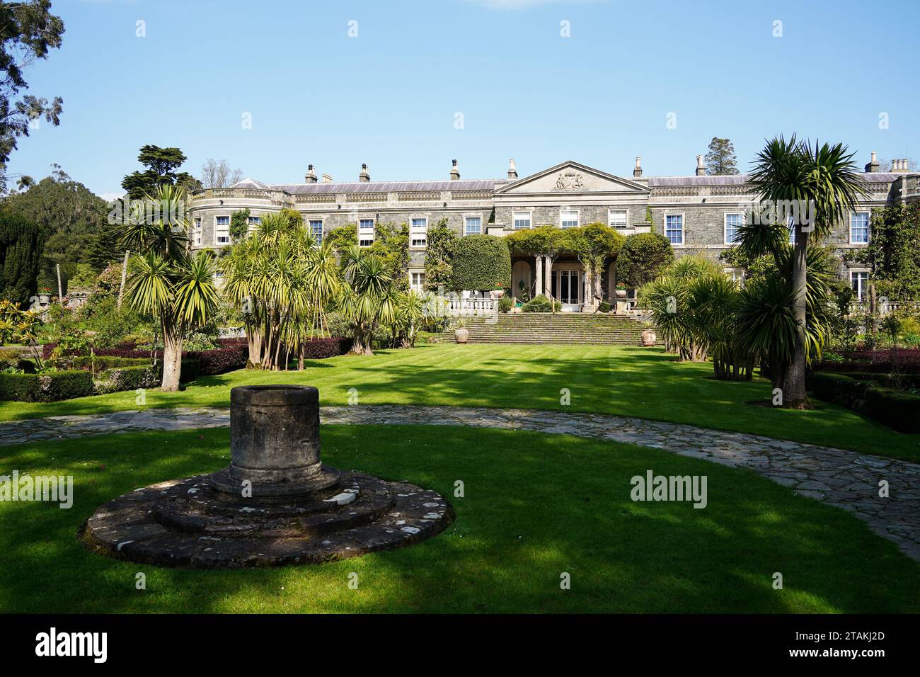 Casa neoclassica del XIX secolo e giardini a Mount Stewart, contea di Down, Irlanda del Nord 21.04.2023 Foto Stock