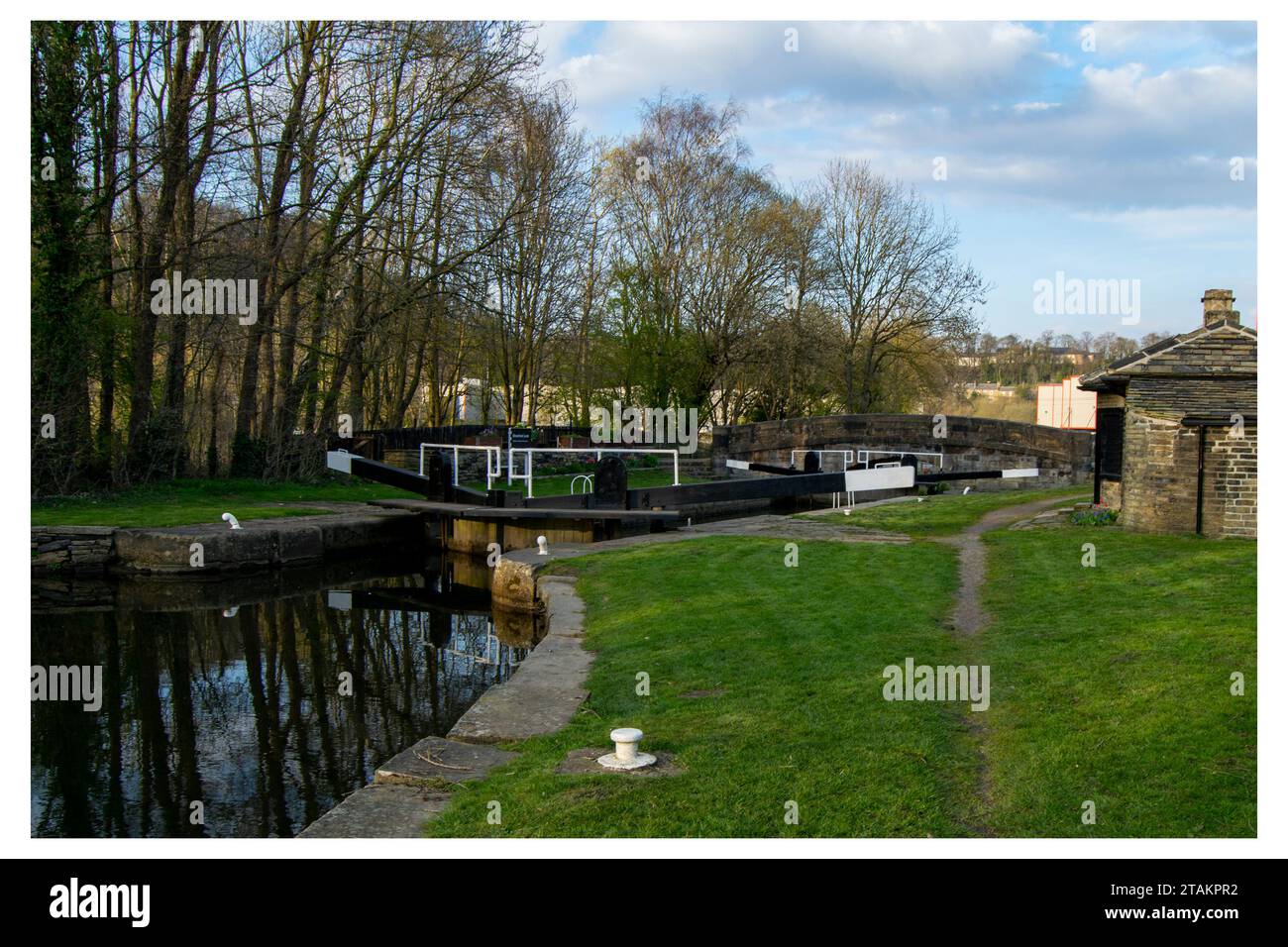 Calder e Hebble Navigation Canal a Brookfoot, Brighouse Foto Stock