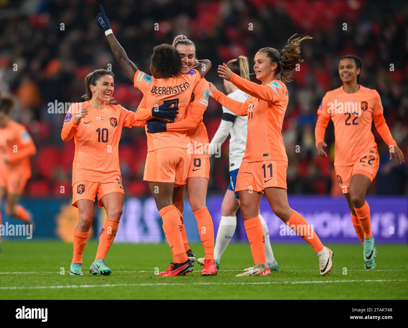 01 dic 2023 - Inghilterra / Paesi Bassi - UEFA Women ens Nations League - Wembley Stadium. Lineth Beerensteyn festeggia il suo secondo gol per i Nethelands. 0-2. Immagine : Mark Pain / Alamy Live News Foto Stock