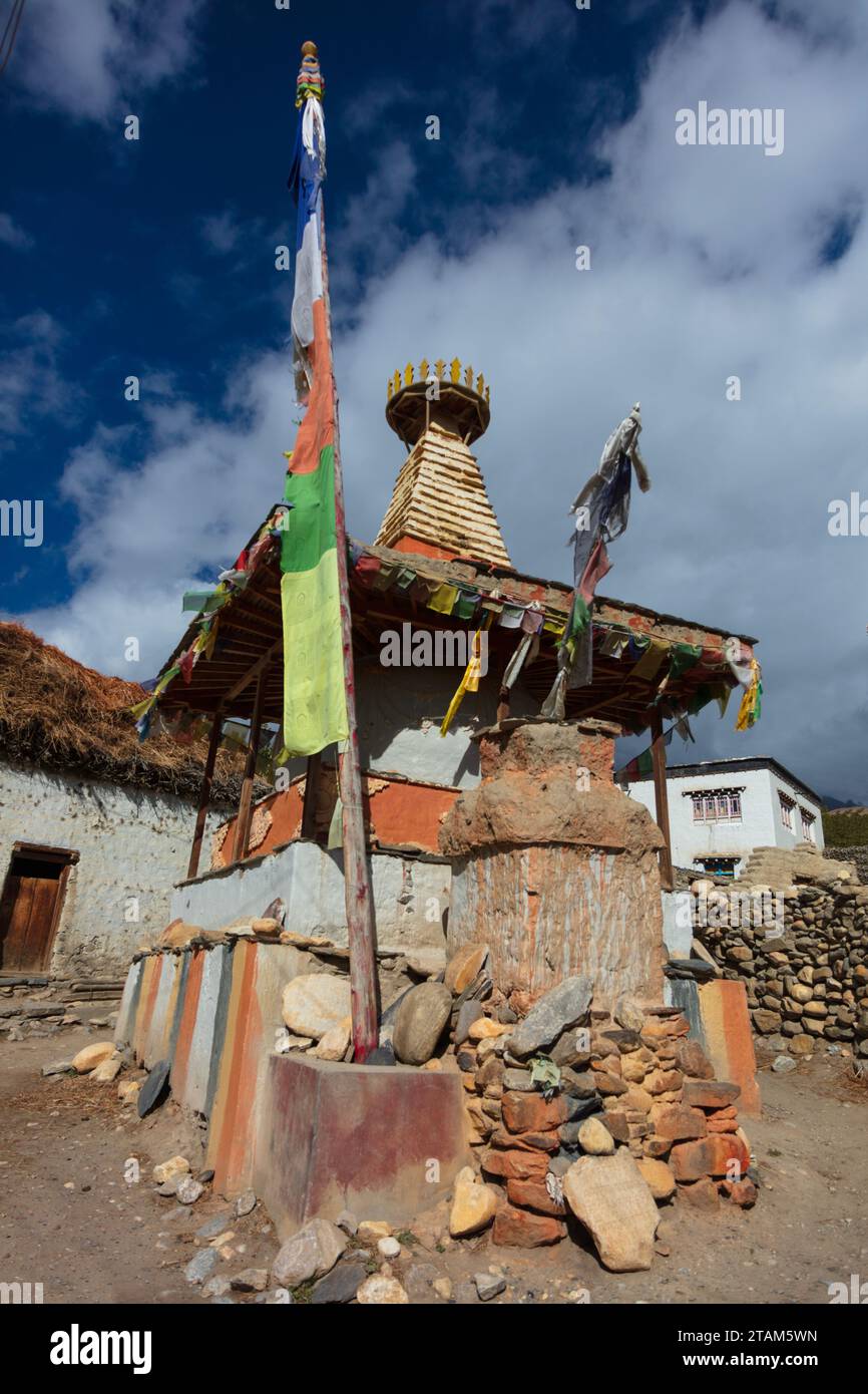 Antico Chorten nel villaggio di Ghami - Distretto di Mustang, Nepal Foto Stock