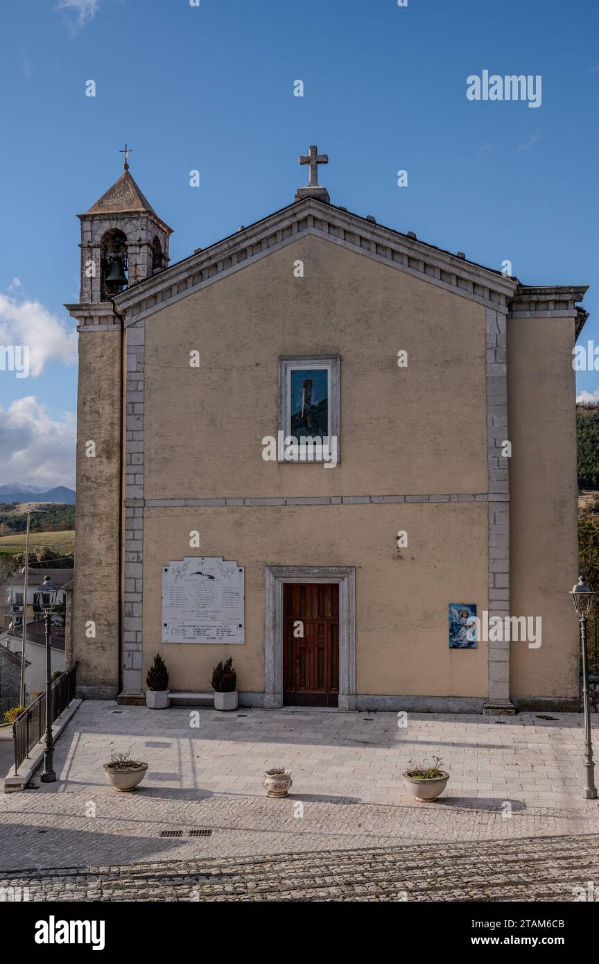 Vastogirardi, Isernia, Molise. Chiesa di Maria Santissima delle Grazie. Vista interna ed esterna Foto Stock