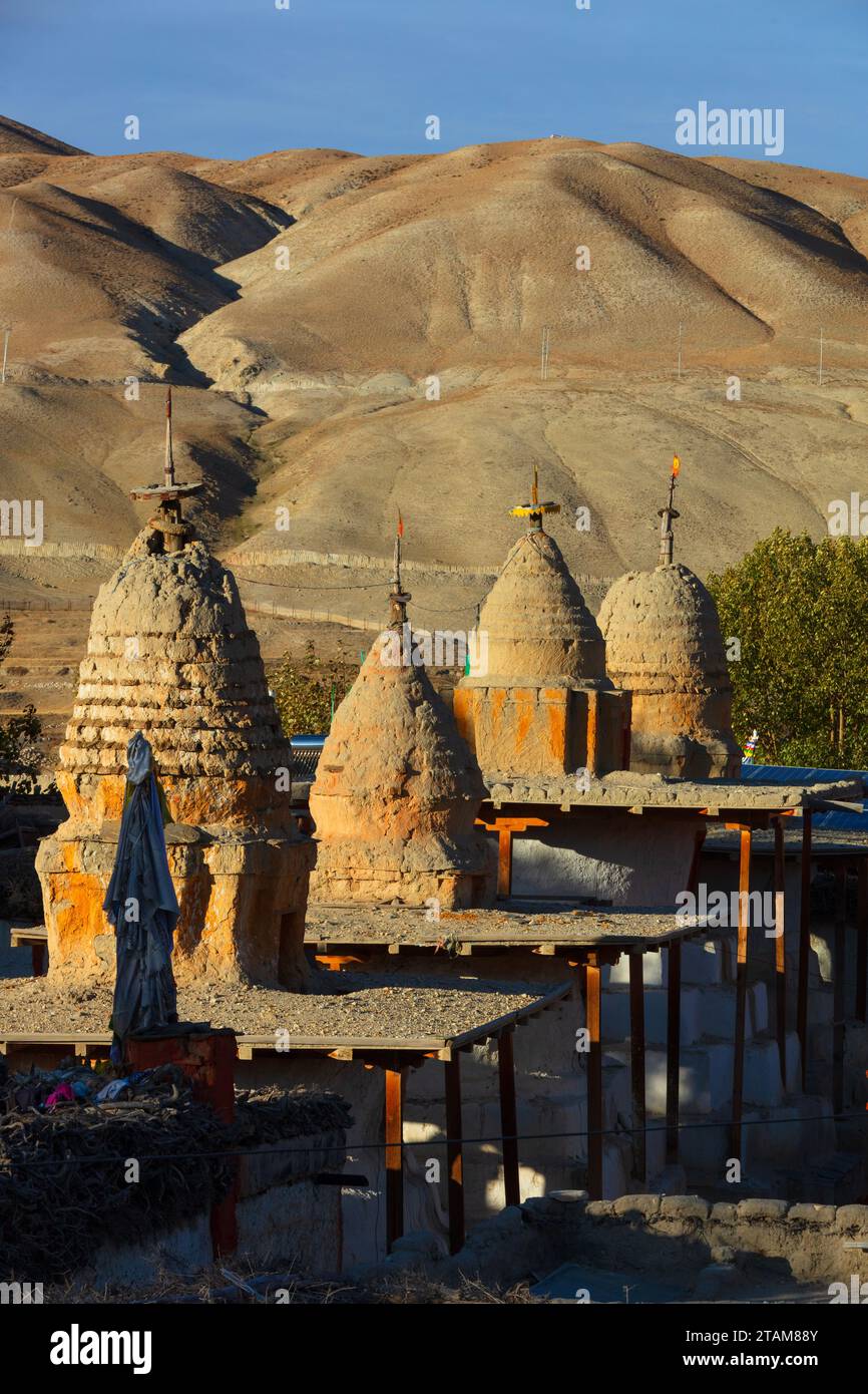 Antichi cortili a lo Manthang, la capitale del distretto di Mustang, Nepal Foto Stock