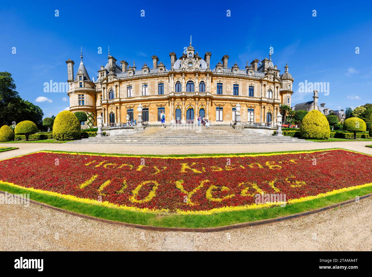 Omaggio floreale al diplomatico americano Henry Kissinger a Waddesdon Manor, una casa di campagna nel villaggio di Waddesdon, nel Buckinghamshire, in Inghilterra. Foto Stock