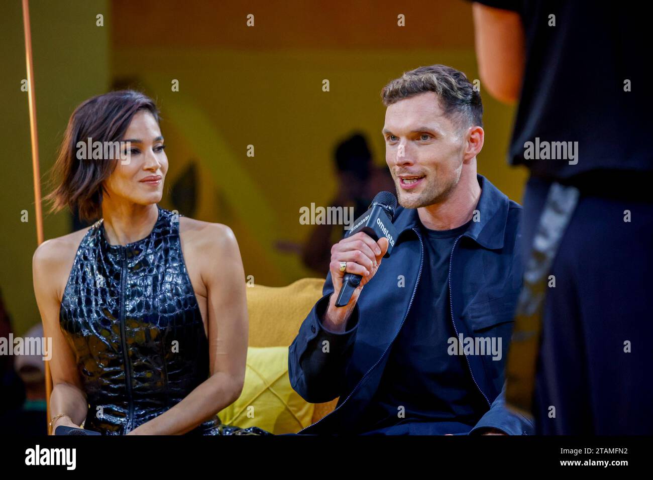 San Paolo, San Paolo, Brasile. 1 dicembre 2023. San Paolo (SP), 12/01/2023 - CCXP23/FESTIVAL/SP/VARIETADES - questo mega cast di NETFLIX - REBEL MOON - Zack Snyder, Deborah Snyder, Sofia Boutella, Djimon Hounsou, ed Skerein, Michiel Huisman, Ray Fisher, Charlie Hunnam, Staz Nair ed E. Duffy partecipano a un evento sul palco omelete il secondo giorno della decima edizione di Comic con Experience (CCXP23), il più grande festival di cultura pop del mondo, tenutosi al Sao Paulo Expo, sulla Rodovia dos Imigrantes, zona sud nella capitale di San Paolo, questo venerdì 1 dicembre 2023. L'evento, che porta Foto Stock