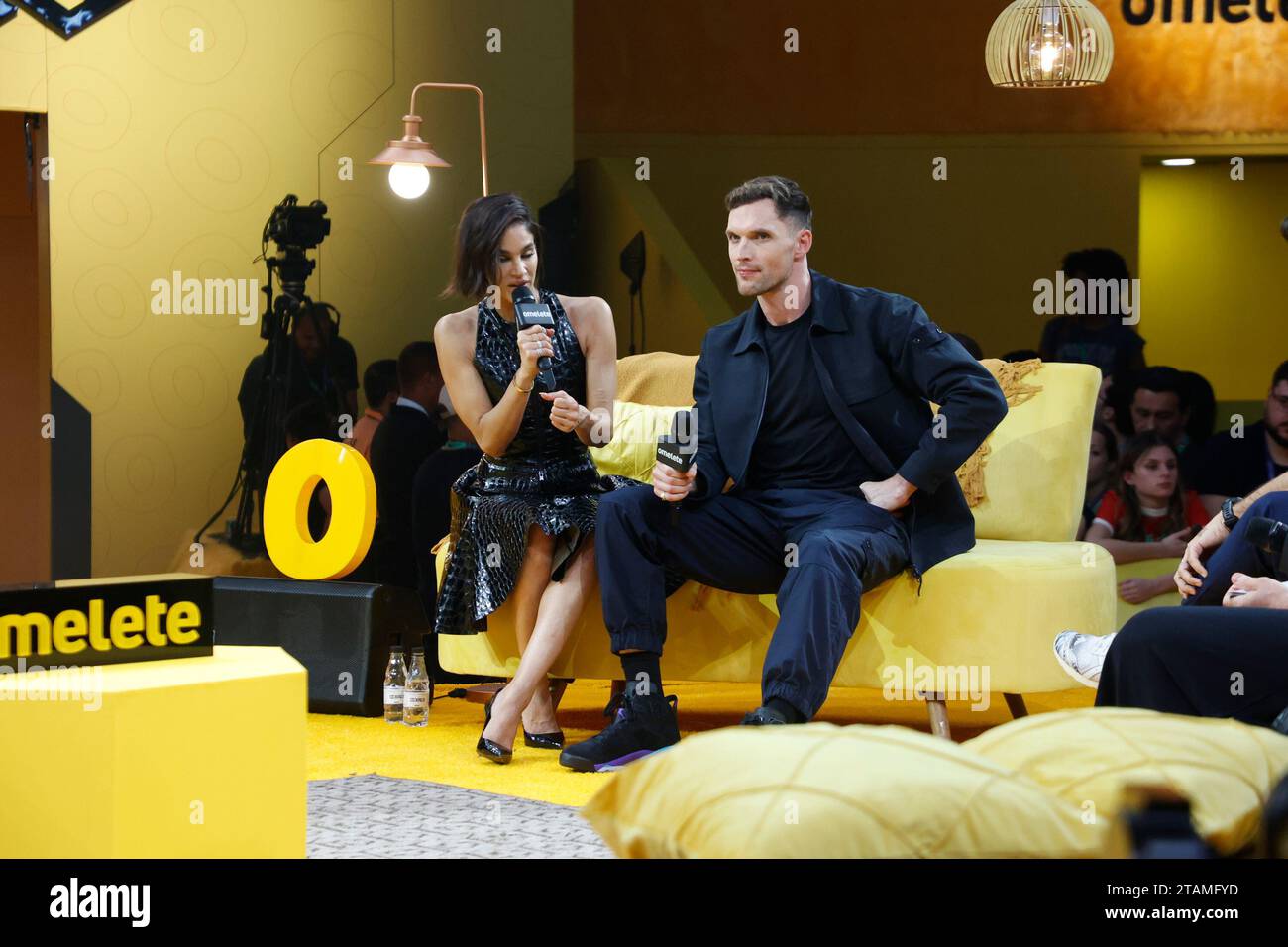 San Paolo, San Paolo, Brasile. 1 dicembre 2023. San Paolo (SP), 12/01/2023 - CCXP23/FESTIVAL/SP/VARIETADES - questo mega cast di NETFLIX - REBEL MOON - Zack Snyder, Deborah Snyder, Sofia Boutella, Djimon Hounsou, ed Skerein, Michiel Huisman, Ray Fisher, Charlie Hunnam, Staz Nair ed E. Duffy partecipano a un evento sul palco omelete il secondo giorno della decima edizione di Comic con Experience (CCXP23), il più grande festival di cultura pop del mondo, tenutosi al Sao Paulo Expo, sulla Rodovia dos Imigrantes, zona sud nella capitale di San Paolo, questo venerdì 1 dicembre 2023. L'evento, che porta Foto Stock