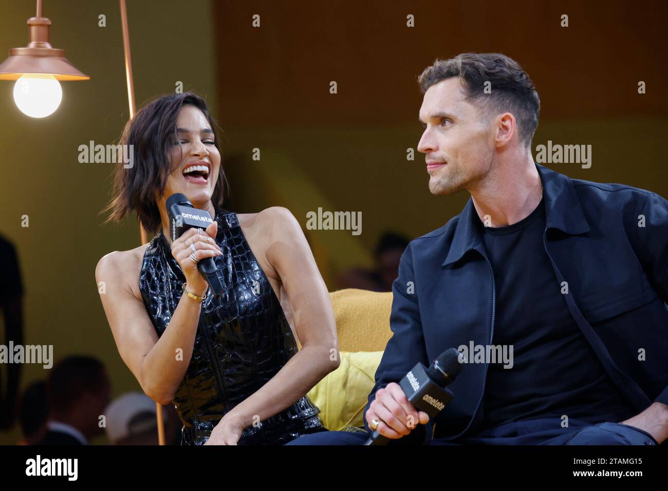 San Paolo, San Paolo, Brasile. 1 dicembre 2023. San Paolo (SP), 12/01/2023 - CCXP23/FESTIVAL/SP/VARIETADES - questo mega cast di NETFLIX - REBEL MOON - Zack Snyder, Deborah Snyder, Sofia Boutella, Djimon Hounsou, ed Skerein, Michiel Huisman, Ray Fisher, Charlie Hunnam, Staz Nair ed E. Duffy partecipano a un evento sul palco omelete il secondo giorno della decima edizione di Comic con Experience (CCXP23), il più grande festival di cultura pop del mondo, tenutosi al Sao Paulo Expo, sulla Rodovia dos Imigrantes, zona sud nella capitale di San Paolo, questo venerdì 1 dicembre 2023. L'evento, che porta Foto Stock