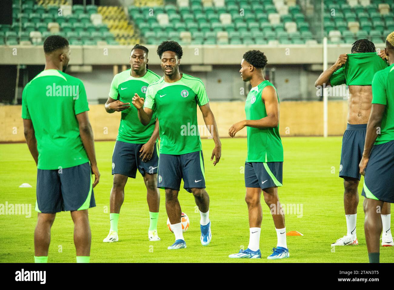 UYO, NIGERIA - 15 NOVEMBRE: Calvin Bassey, Ola Aina e Kelechi Iheanacho della Nigeria durante l'allenamento delle qualificazioni di Coppa del mondo in preparazione al Niger Foto Stock