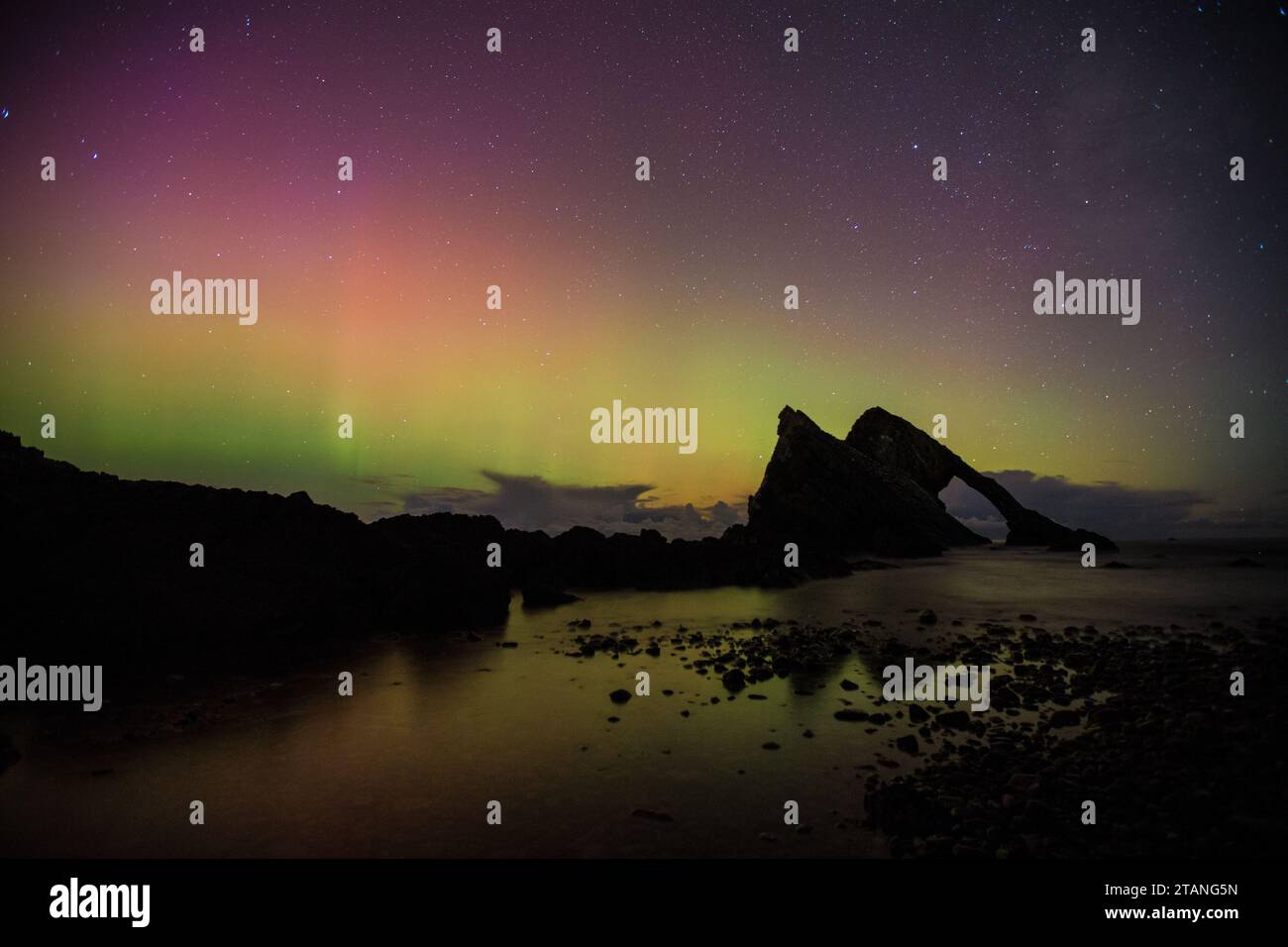 aurora al bowfiddle rock portknockie moray scotland. Foto Stock