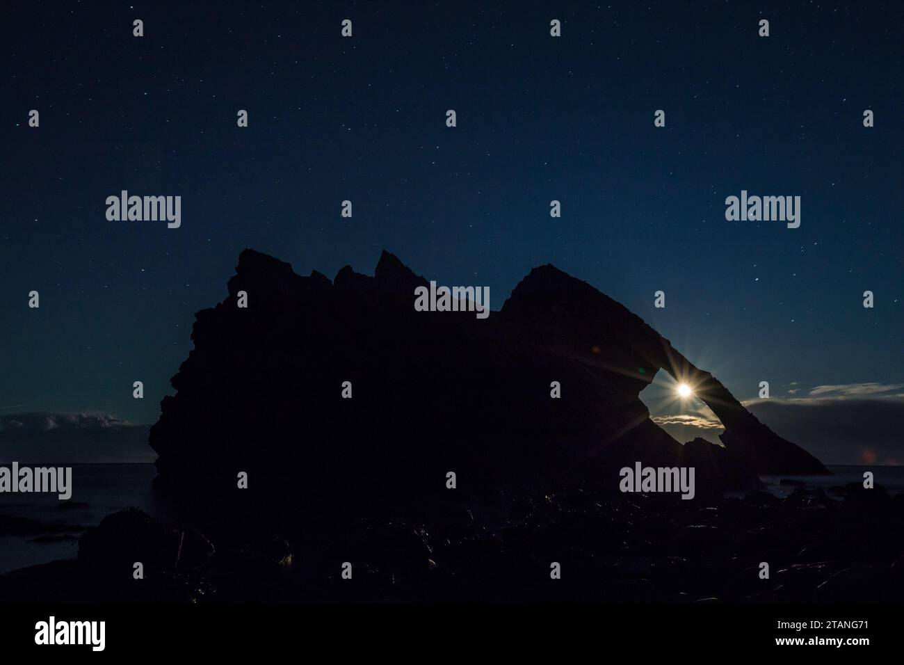 aurora al bowfiddle rock portknockie moray scotland. Foto Stock
