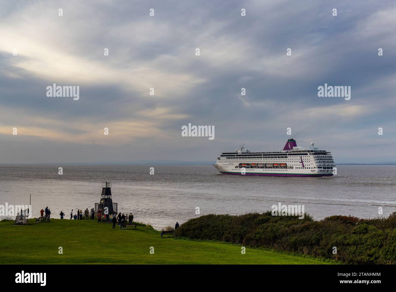 L'ambizione della nave da crociera lascia i moli Royal Portbury Foto Stock