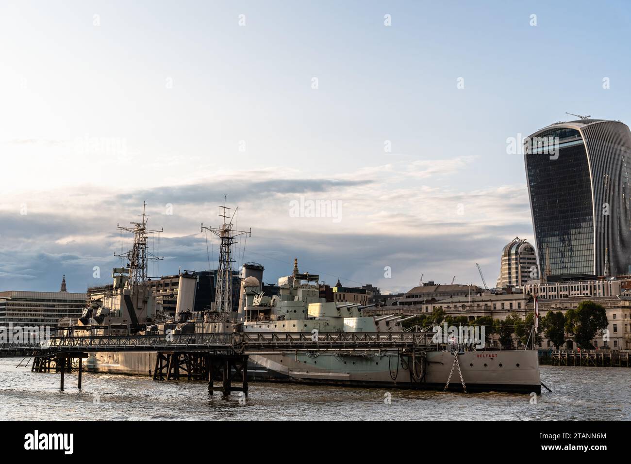 Londra, Regno Unito - 26 agosto 2023: HMS Belfast sul Tamigi Foto Stock