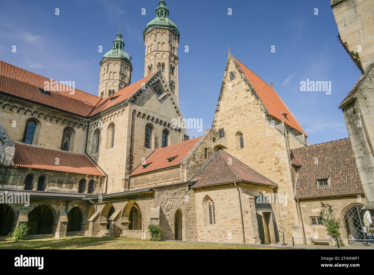 Dom St Peter und Paul, Ansicht vom Innenhof, Domplatz, Naumburg, Sachsen-Anhalt, Deutschland Foto Stock