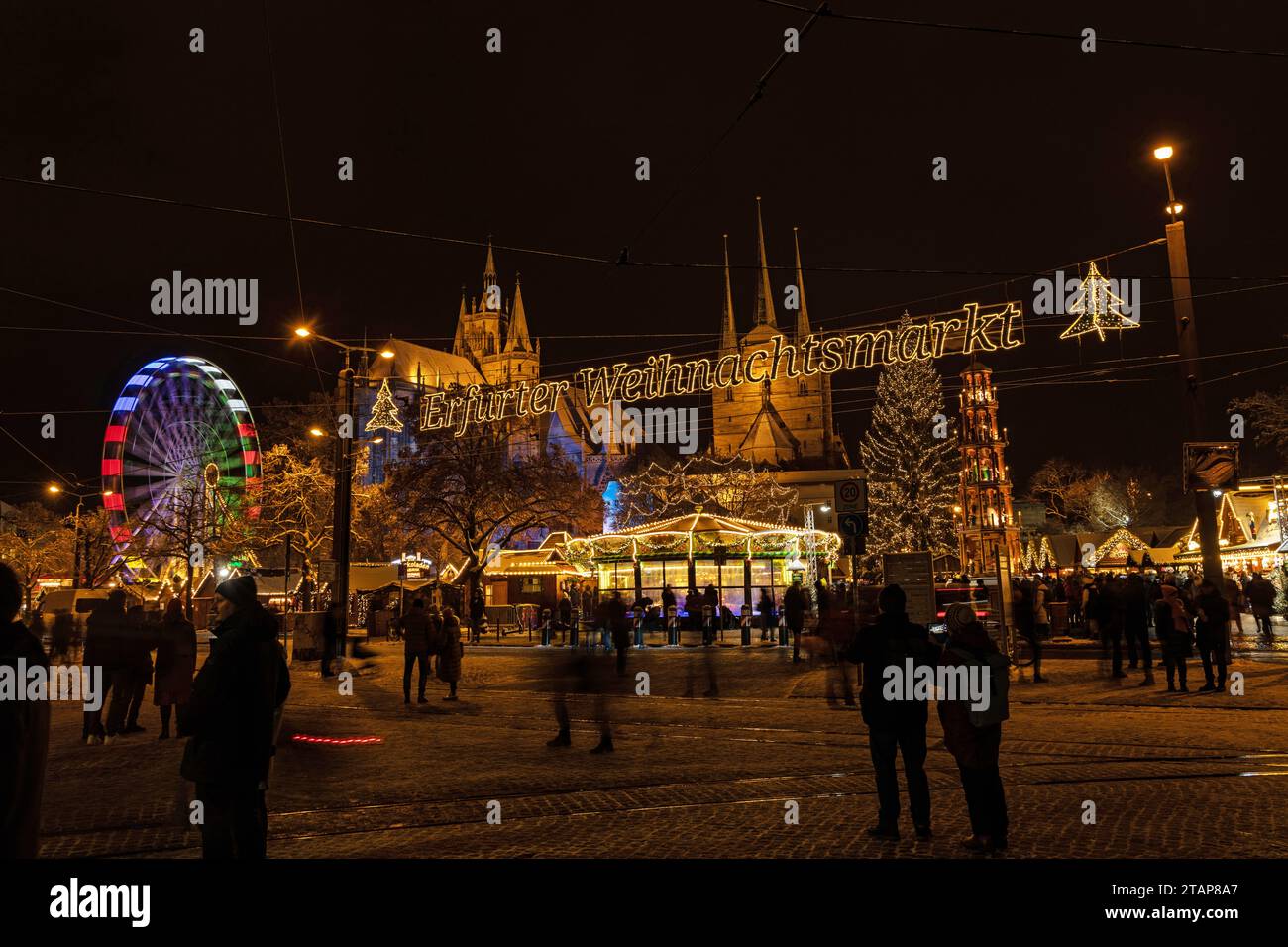 Mercatino di natale nella piazza della cattedrale di Erfurt - nel 2023 il più bel mercatino di natale della Germania Foto Stock