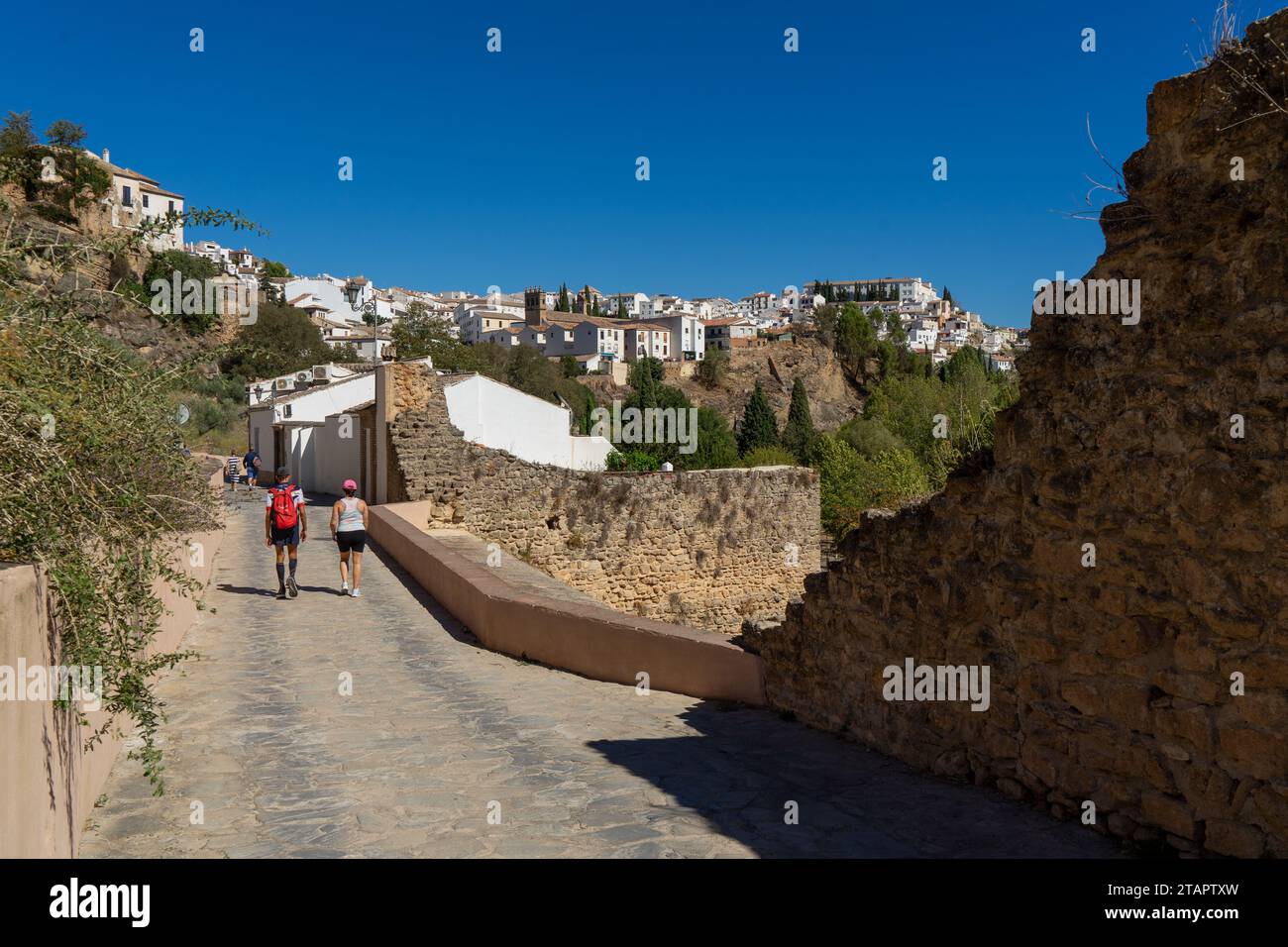 camminando per le strade di pattuglia Foto Stock