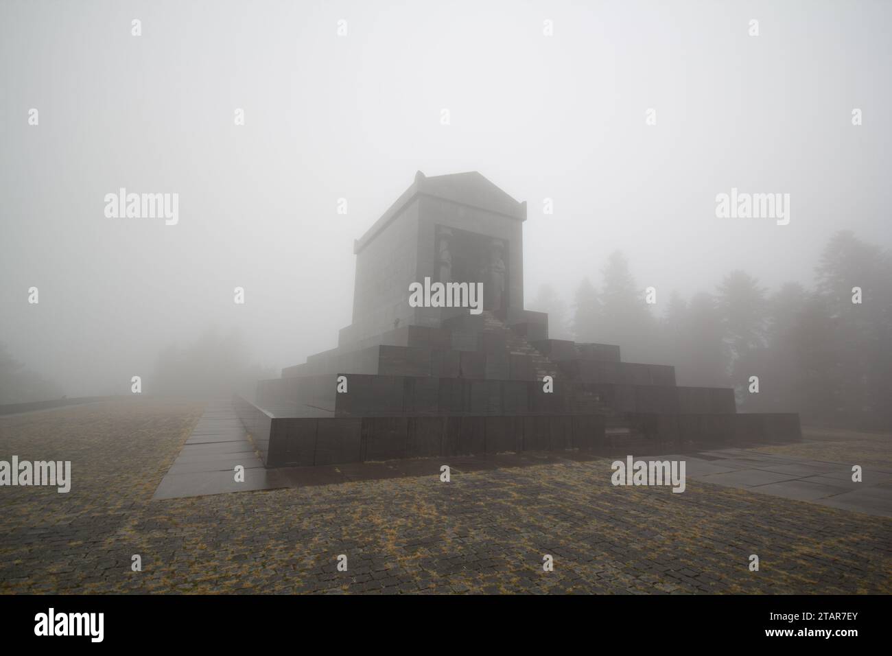 Il monumento all'eroe ignoto, Mountain Avala vicino a Belgrado Foto Stock