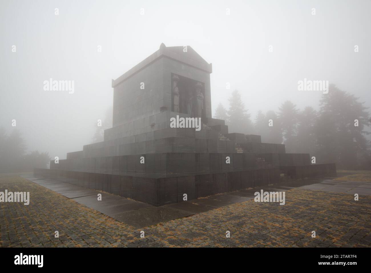 Il monumento all'eroe ignoto, Mountain Avala vicino a Belgrado Foto Stock