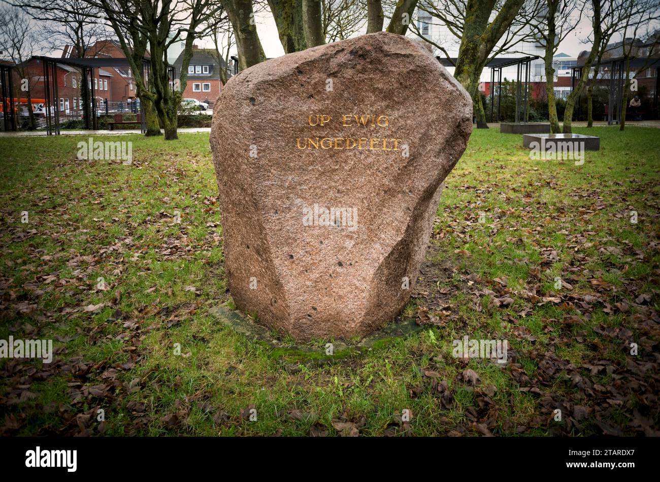 Pietra commemorativa di Ewig Ungedeelt, alto tedesco per sempre senza divisioni, passaggio del Trattato di maturazione, Westerland, Mare del Nord isola di Sylt, Frisia del Nord Foto Stock