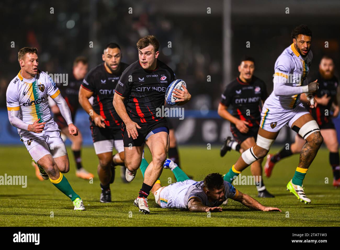 LONDRA, REGNO UNITO. 02 dicembre 2023. Theo Dan dei Saracens (centro) in azione durante Saracens vs Northampton Saint - Gallagher Premiership Rugby R8 allo Stonex Stadium sabato 2 dicembre 2023. LONDRA INGHILTERRA. Crediti: Taka G Wu/Alamy Live News Foto Stock